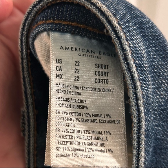 american eagle distressed jeans (short) - Picture 6 of 6